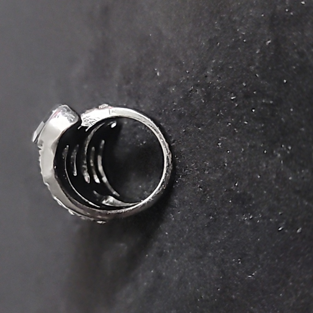 Large Ring With Rhinestones - Picture 2 of 7